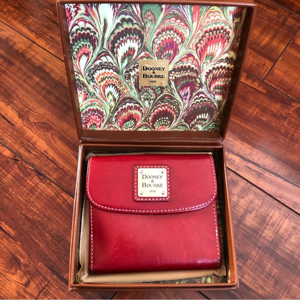 Dooney & Bourke wallet
